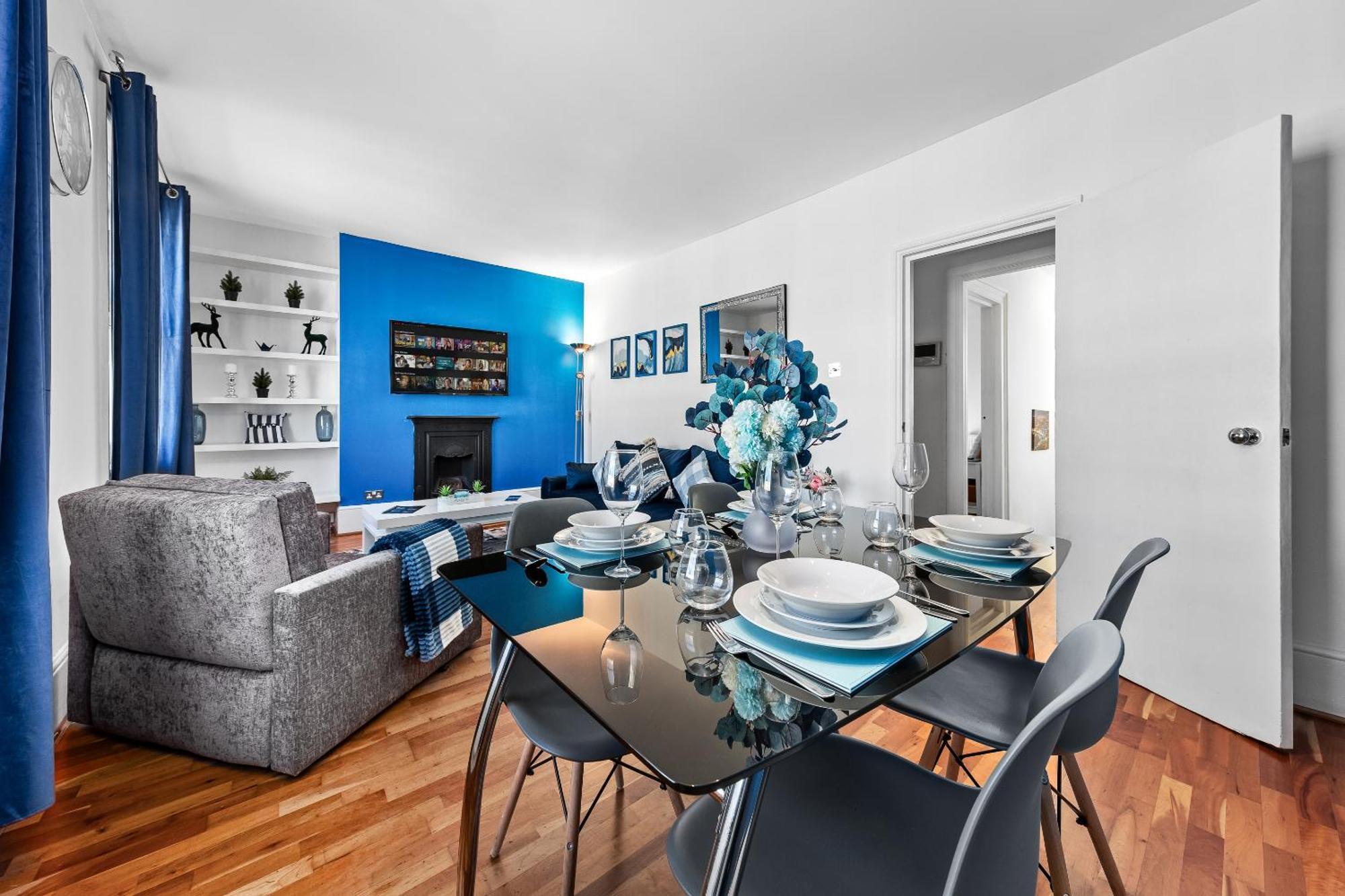 Balcony Blue Theme 1 Bedroom Central London Luxury Flat Near Hyde Park! Accommodates Up To 6! Double Sofa Bed And Next To Station! Экстерьер фото