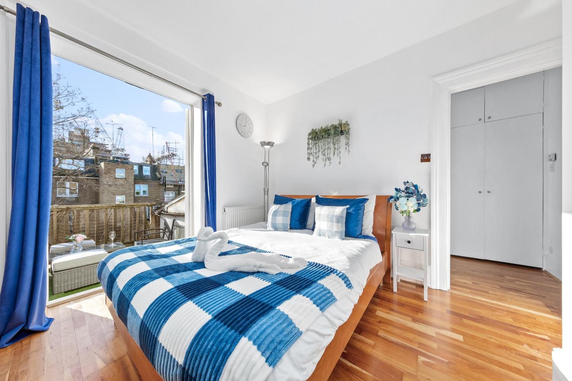Balcony Blue Theme 1 Bedroom Central London Luxury Flat Near Hyde Park! Accommodates Up To 6! Double Sofa Bed And Next To Station! Экстерьер фото
