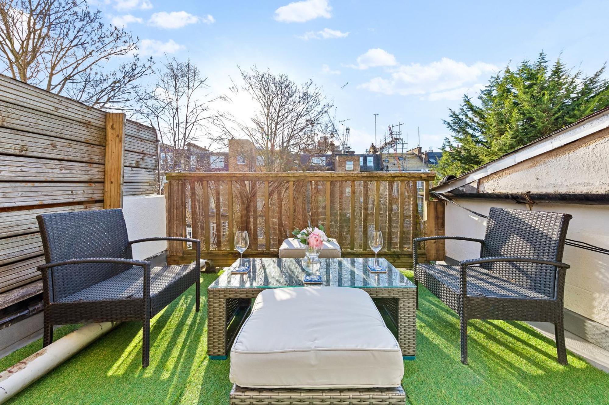 Balcony Blue Theme 1 Bedroom Central London Luxury Flat Near Hyde Park! Accommodates Up To 6! Double Sofa Bed And Next To Station! Экстерьер фото