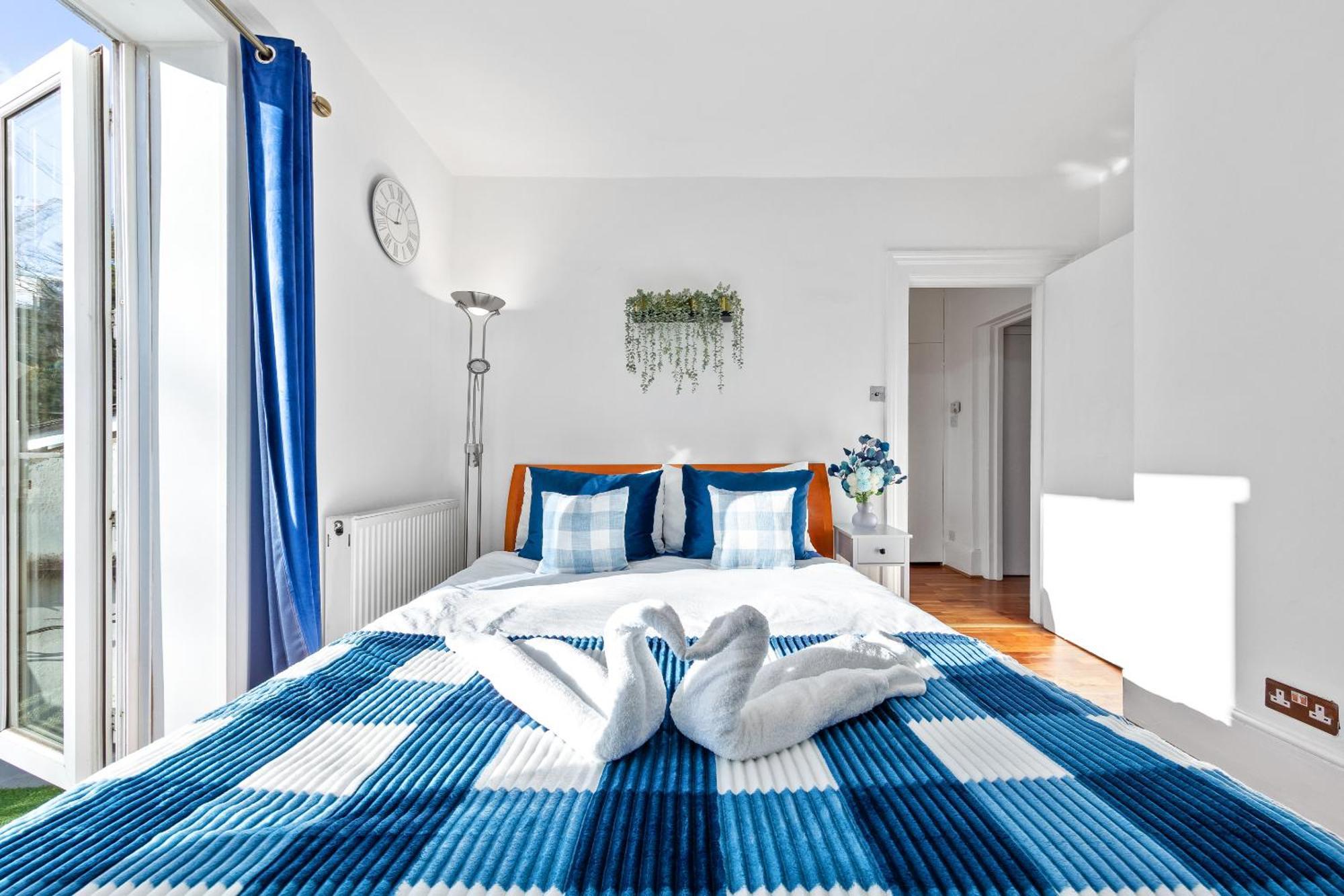 Balcony Blue Theme 1 Bedroom Central London Luxury Flat Near Hyde Park! Accommodates Up To 6! Double Sofa Bed And Next To Station! Экстерьер фото
