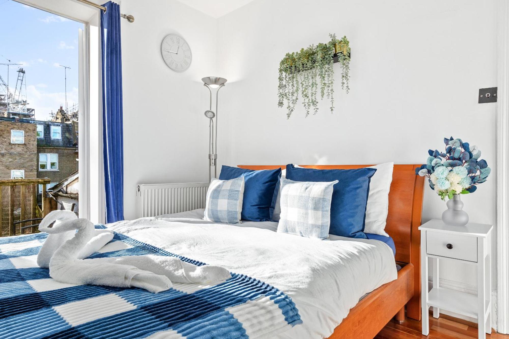 Balcony Blue Theme 1 Bedroom Central London Luxury Flat Near Hyde Park! Accommodates Up To 6! Double Sofa Bed And Next To Station! Экстерьер фото
