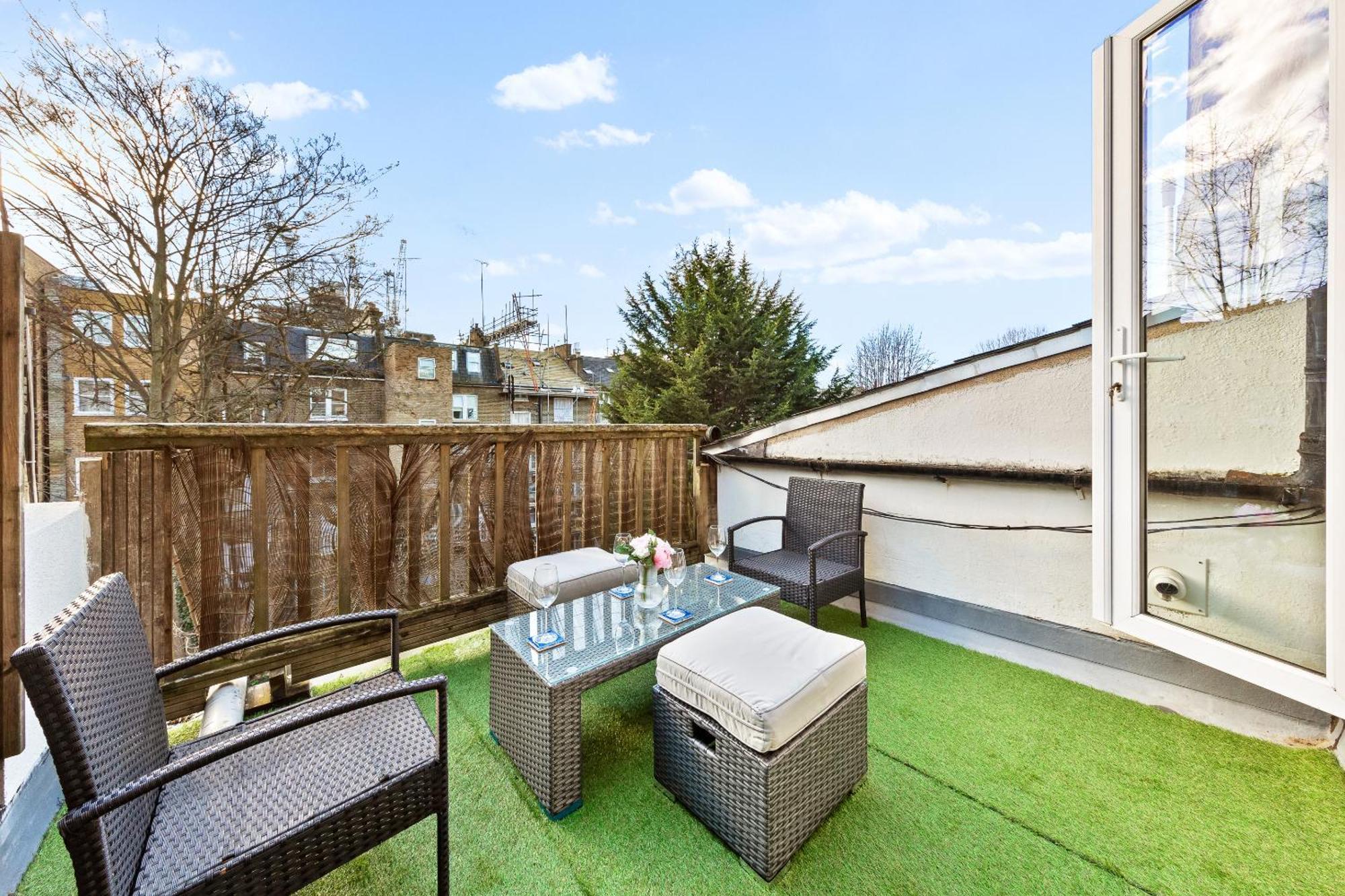 Balcony Blue Theme 1 Bedroom Central London Luxury Flat Near Hyde Park! Accommodates Up To 6! Double Sofa Bed And Next To Station! Экстерьер фото