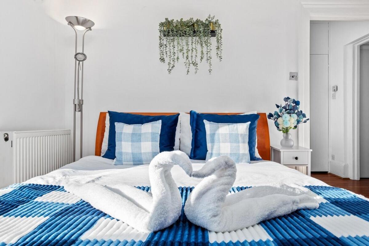 Balcony Blue Theme 1 Bedroom Central London Luxury Flat Near Hyde Park! Accommodates Up To 6! Double Sofa Bed And Next To Station! Экстерьер фото