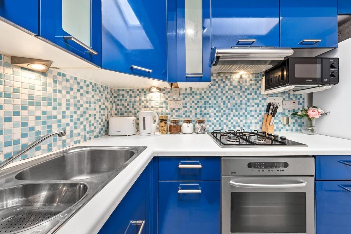 Balcony Blue Theme 1 Bedroom Central London Luxury Flat Near Hyde Park! Accommodates Up To 6! Double Sofa Bed And Next To Station! Экстерьер фото